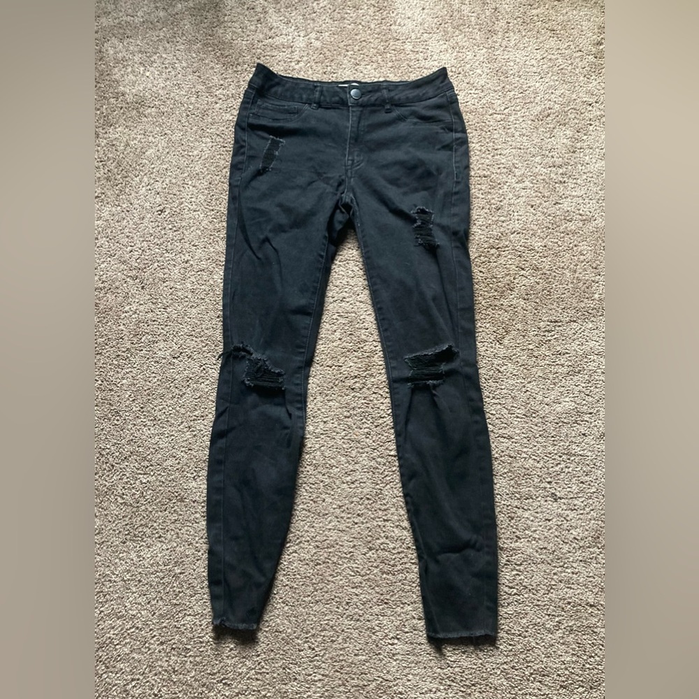 Refuge Ripped Jeans